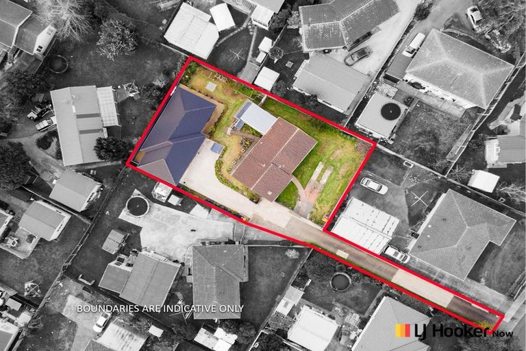 Photo of property in 52 Hobart Crescent, Wattle Downs, Auckland, 2103