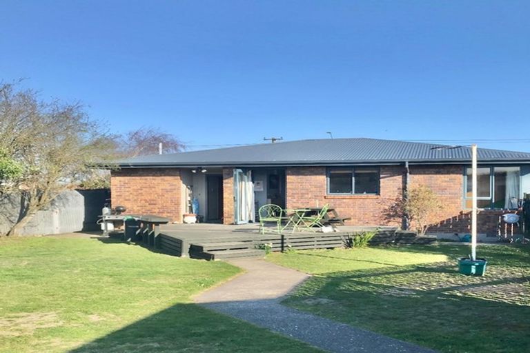 Photo of property in 223 Mairehau Road, Burwood, Christchurch, 8083