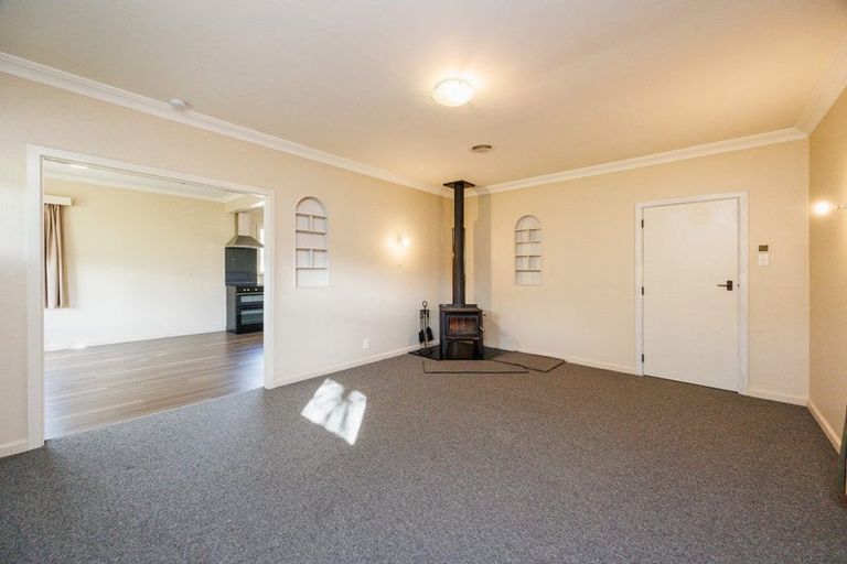 Photo of property in 36 Ongo Road, Hunterville, 4730