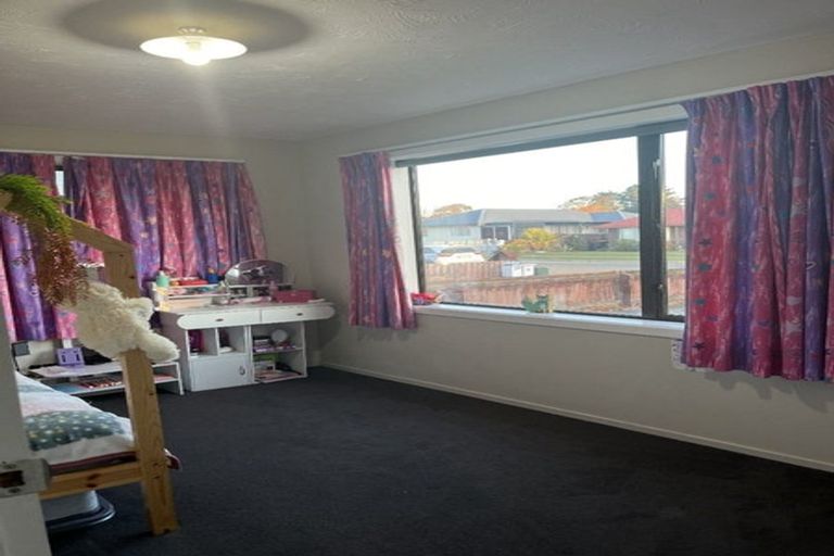 Photo of property in 58 Cowes Street, Avondale, Christchurch, 8061