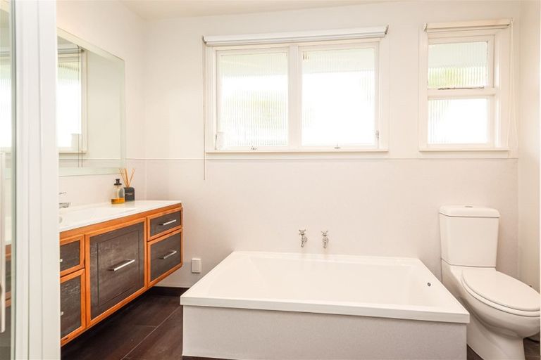 Photo of property in 16 Greenfield Place, Mairehau, Christchurch, 8052