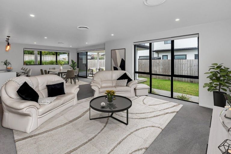 Photo of property in 9 Olney Court, One Tree Point, 0118