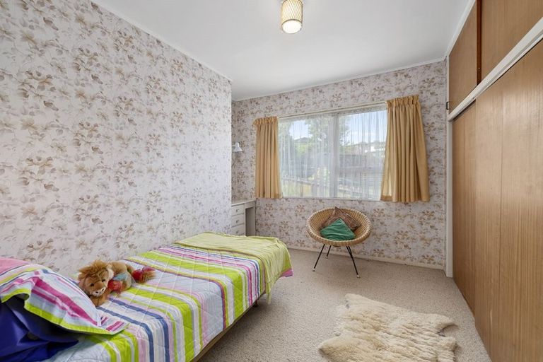 Photo of property in 72 Ravenwood Drive, Forrest Hill, Auckland, 0620