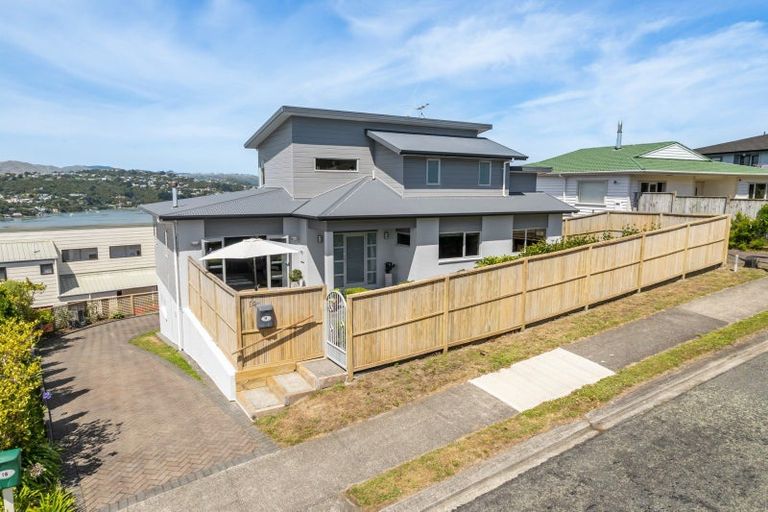 Photo of property in 14 Bodmin Terrace, Camborne, Porirua, 5026