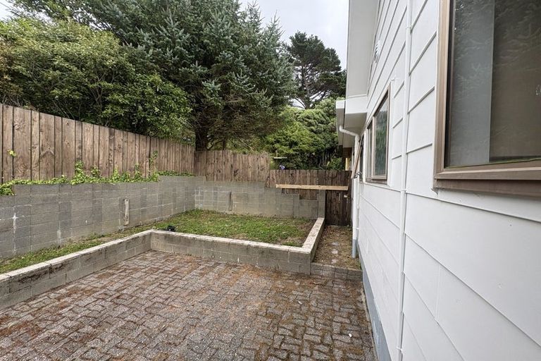 Photo of property in 104a Allington Road, Karori, Wellington, 6012