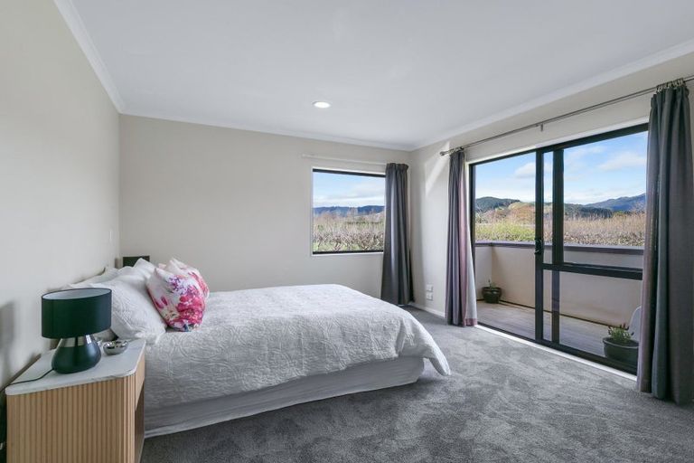 Photo of property in 370 Tararua Road, Levin, 5571