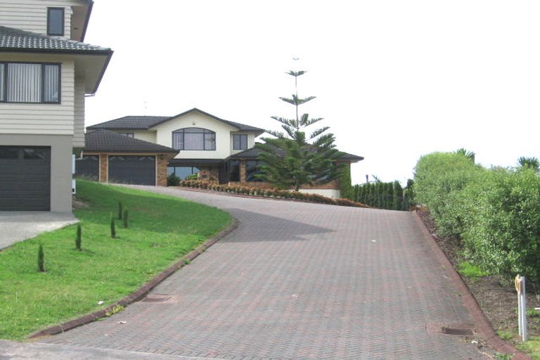 Photo of property in 14 Vintage Drive, Henderson, Auckland, 0612