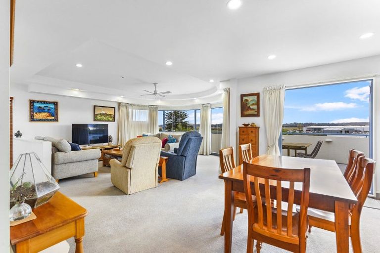 Photo of property in 24c The Esplanade, Westshore, Napier, 4110
