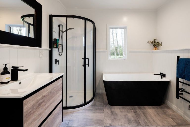 Photo of property in 35 Woodside Road, Matangi, Hamilton, 3284