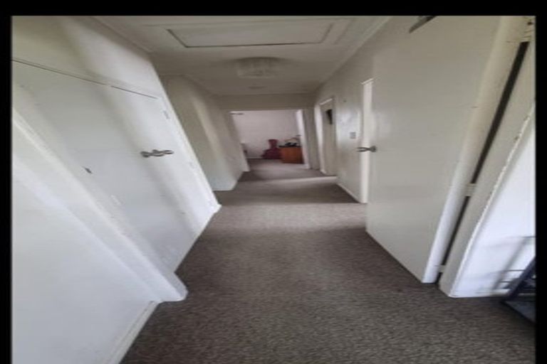 Photo of property in 3 Shackleton Grove, Stokes Valley, Lower Hutt, 5019