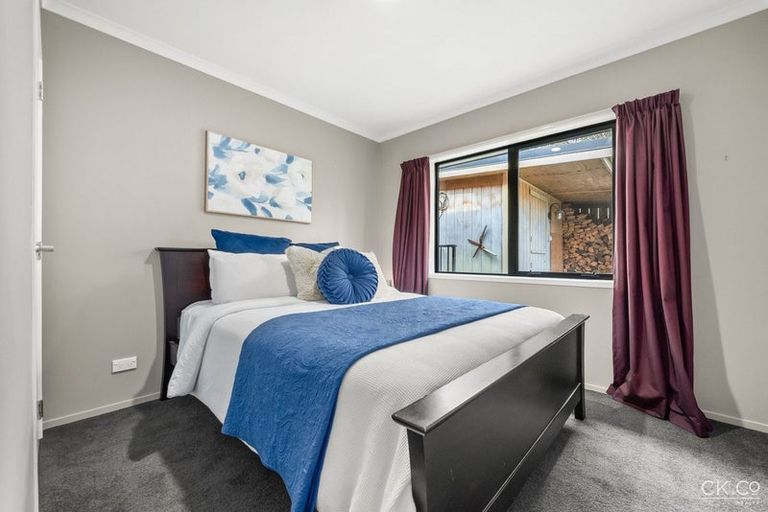 Photo of property in 3 Streets Way, Timberlea, Upper Hutt, 5018