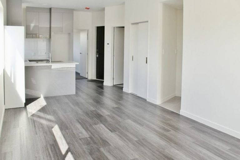 Photo of property in 8/3 Abbotleigh Avenue, Te Atatu Peninsula, Auckland, 0610