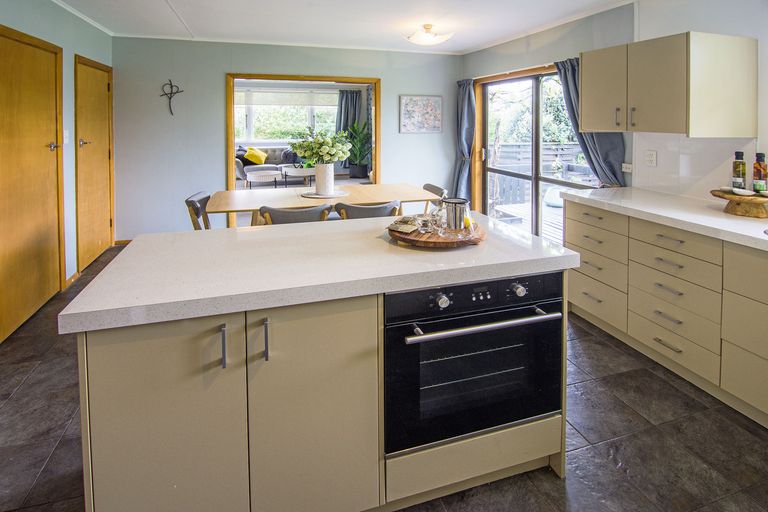 Photo of property in 12 Madden Place, Solway, Masterton, 5810