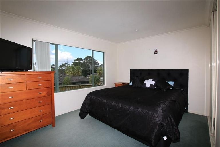Photo of property in 22 San Pedro Place, Henderson, Auckland, 0612