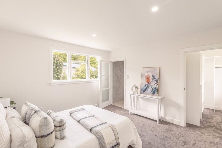 Photo of property in 25 Derrett Place, Saint Martins, Christchurch, 8022