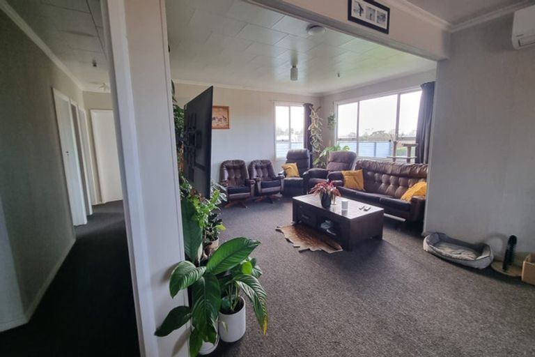 Photo of property in 21 Broadway, Stratford, 4332