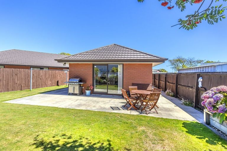 Photo of property in 1/7 Gibbs Place, Halswell, Christchurch, 8025