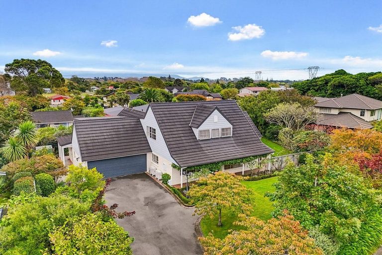 Photo of property in 5 Patterson Grove, Waikanae, 5036