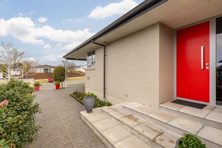 Photo of property in 36 Harrowdale Drive, Avonhead, Christchurch, 8042