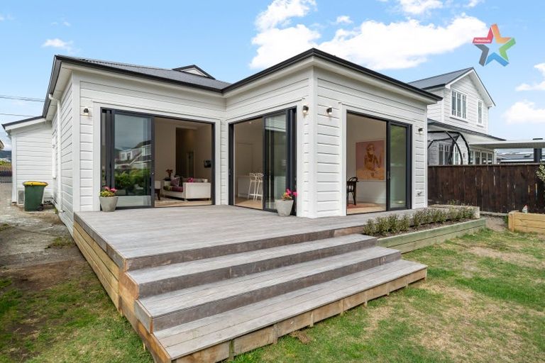 Photo of property in 11 Bay Street, Petone, Lower Hutt, 5012