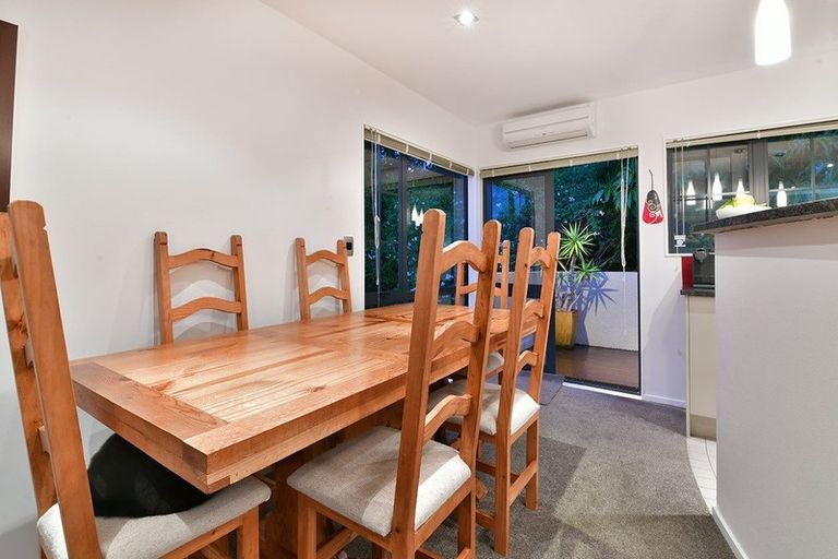 Photo of property in 4/19 Langana Avenue, Browns Bay, Auckland, 0630
