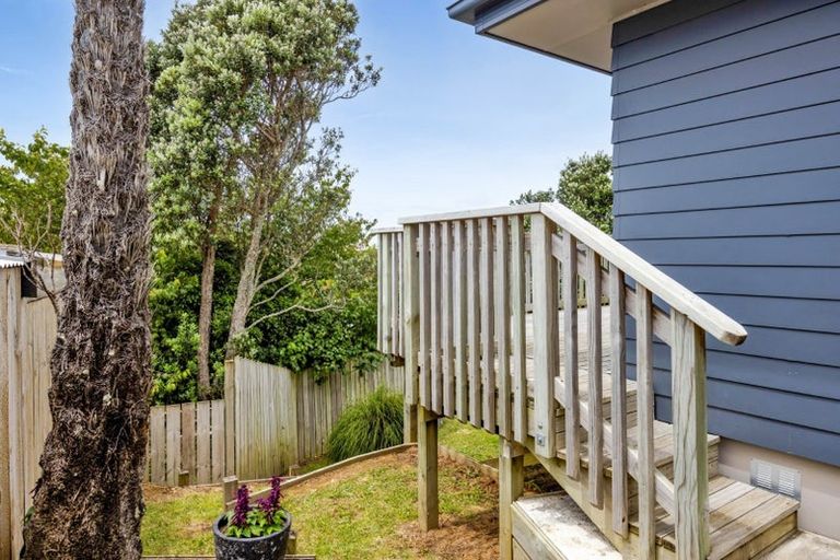 Photo of property in 102 Seaview Road, Westown, New Plymouth, 4310
