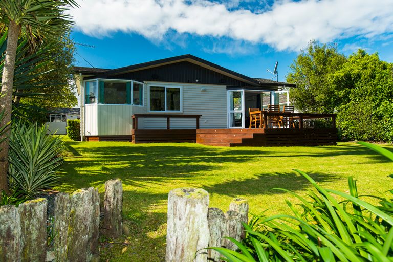 Photo of property in 9 Mason Street, Riverdale, Gisborne, 4010