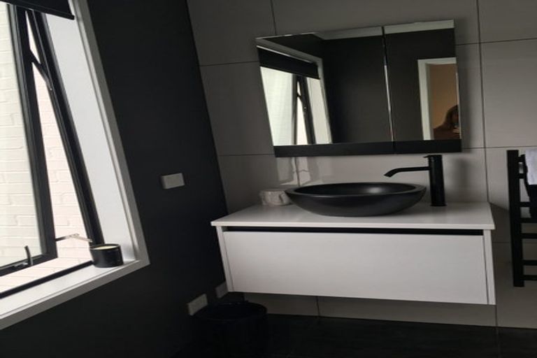 Photo of property in 6 Frank Gill Road, Hobsonville, Auckland, 0616