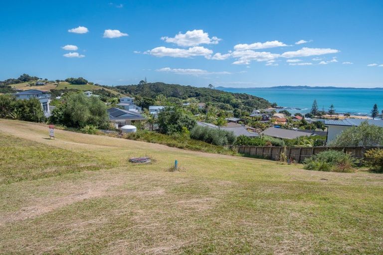 Photo of property in 35 Dudley Crescent, Cable Bay, 0420