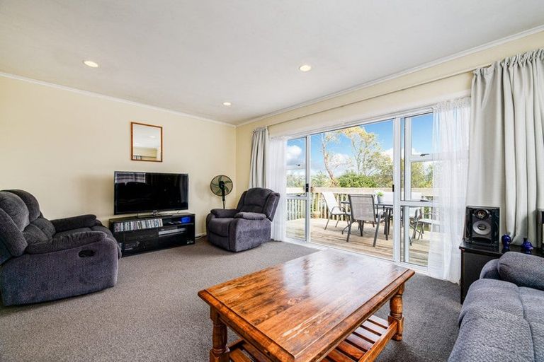 Photo of property in 9 Boler Place, New Lynn, Auckland, 0600