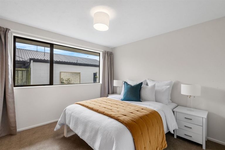 Photo of property in 2/260 Lincoln Road, Addington, Christchurch, 8024