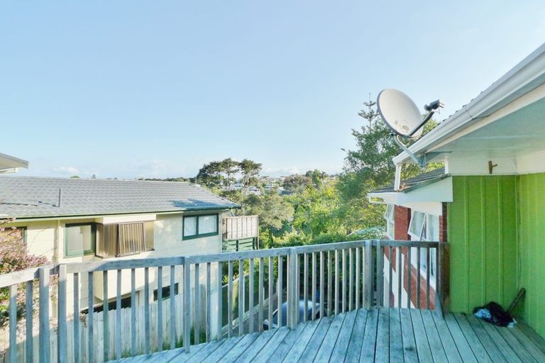 Photo of property in 15 Woodcote Drive, Glenfield, Auckland, 0629
