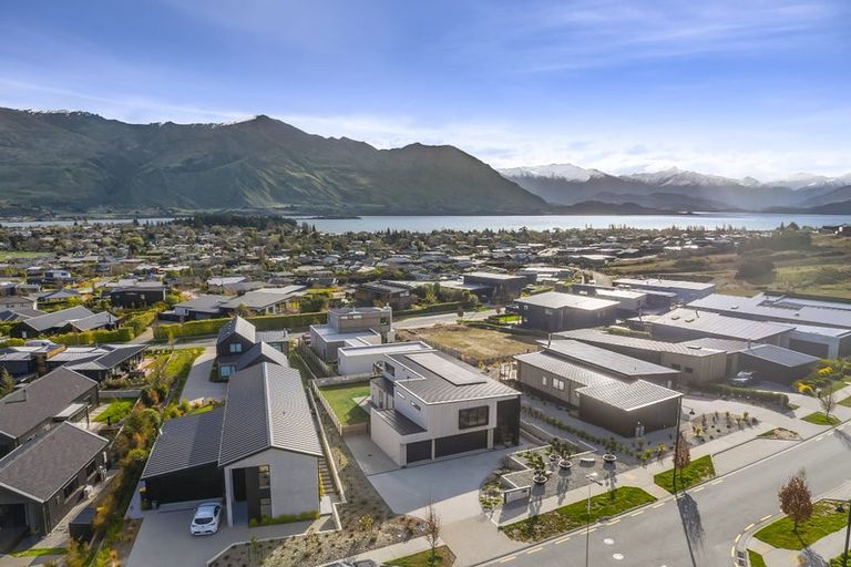 Photo of property in 9 Mills Road, Wanaka, 9305