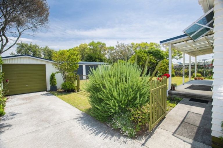 Photo of property in 195 Cobden Street, Gisborne, 4010