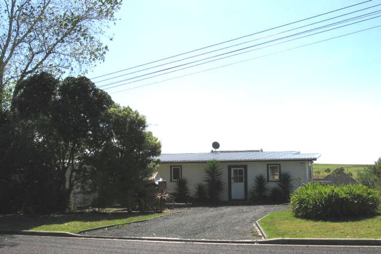 Photo of property in 13 Wairere Road, Torbay, Auckland, 0630