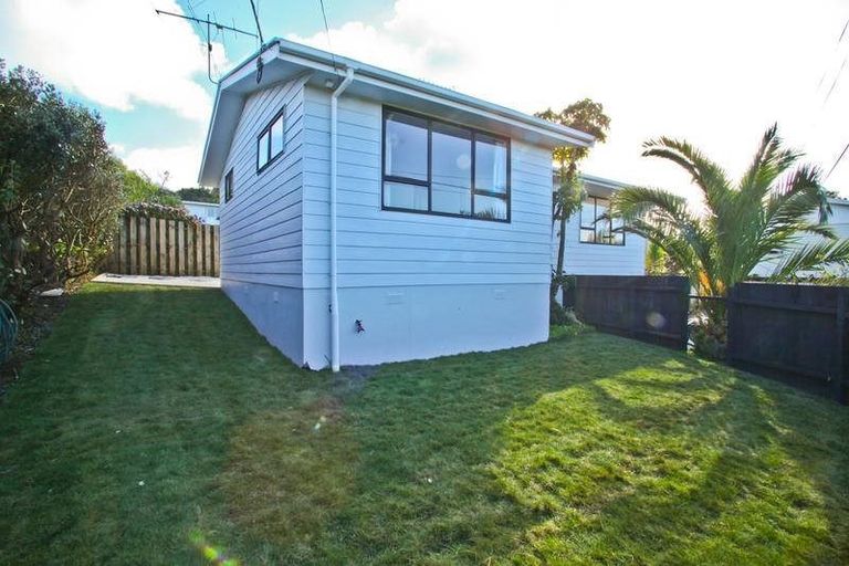 Photo of property in 1/184 Chivalry Road, Glenfield, Auckland, 0629