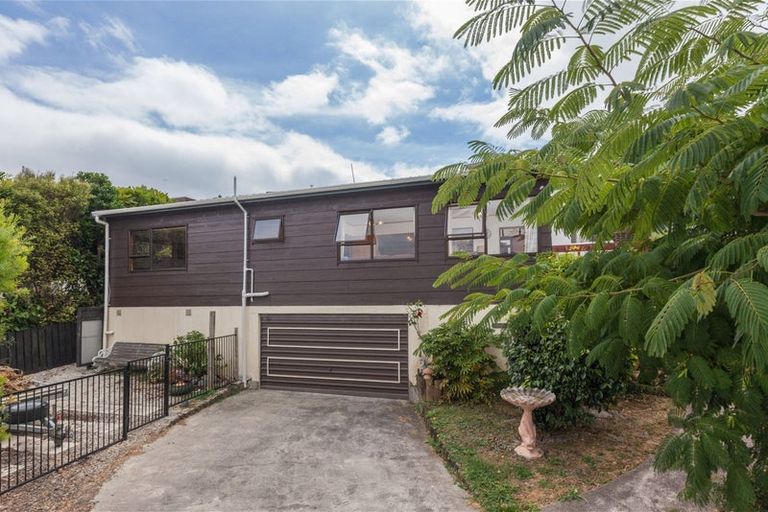 Photo of property in 2/99 Glamorgan Drive, Torbay, Auckland, 0630