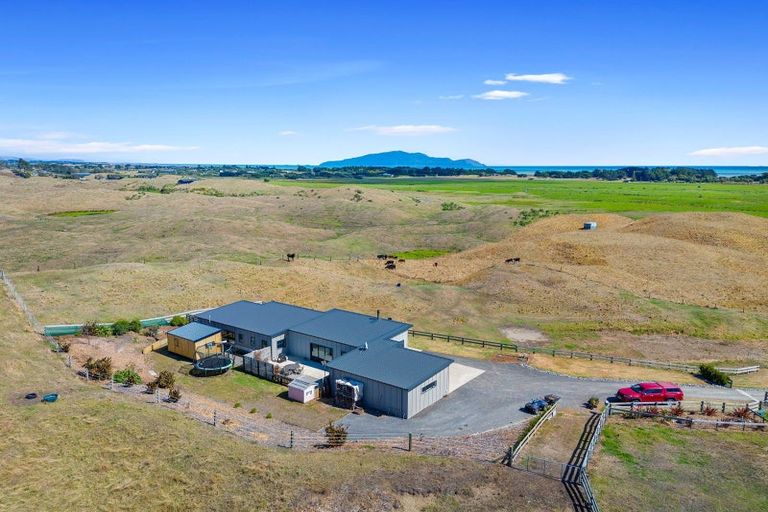 Photo of property in 174 Harakeke Road, Te Horo, Otaki, 5581