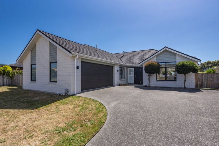 Photo of property in 176 Milne Drive, Paraparaumu, 5032