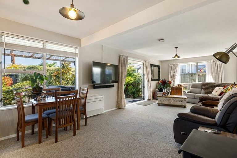 Photo of property in 2/14 Apollo Place, Papanui, Christchurch, 8052