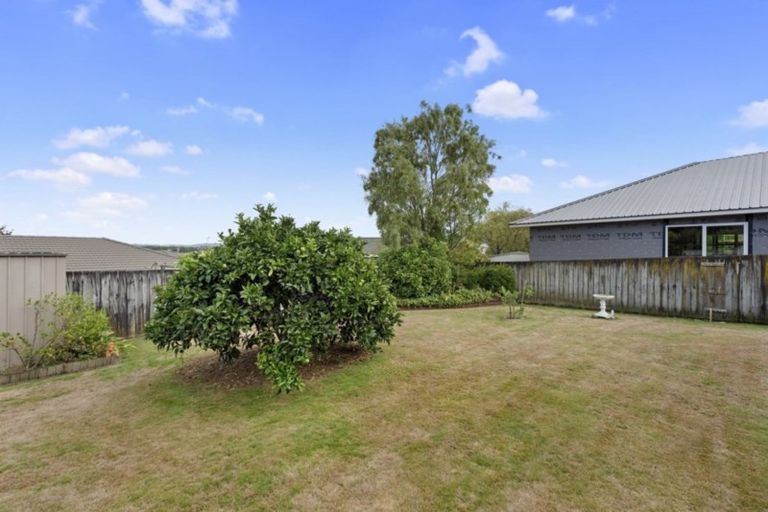 Photo of property in 7 Silhouette Way, Western Heights, Hamilton, 3200