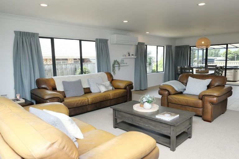 Photo of property in 5 Sovereign Way, Paraparaumu, 5032