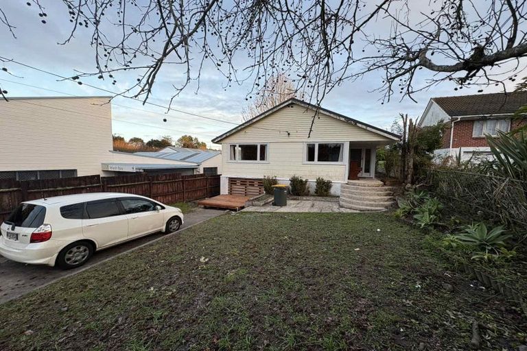 Photo of property in 1/380 West Coast Road, Glen Eden, Auckland, 0602