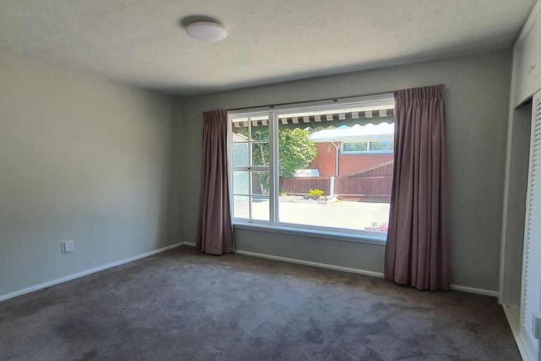 Photo of property in 2/42 Raxworthy Street, Ilam, Christchurch, 8041