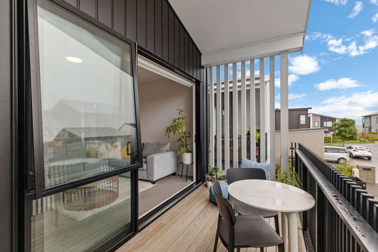 Photo of property in 5 Awamarino Way, Westgate, Auckland, 0614