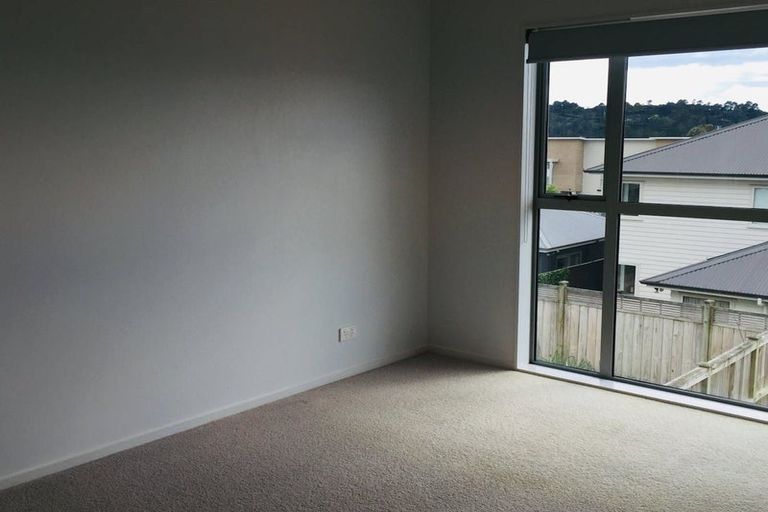 Photo of property in 31 Forbes Mccammon Drive, Swanson, Auckland, 0614