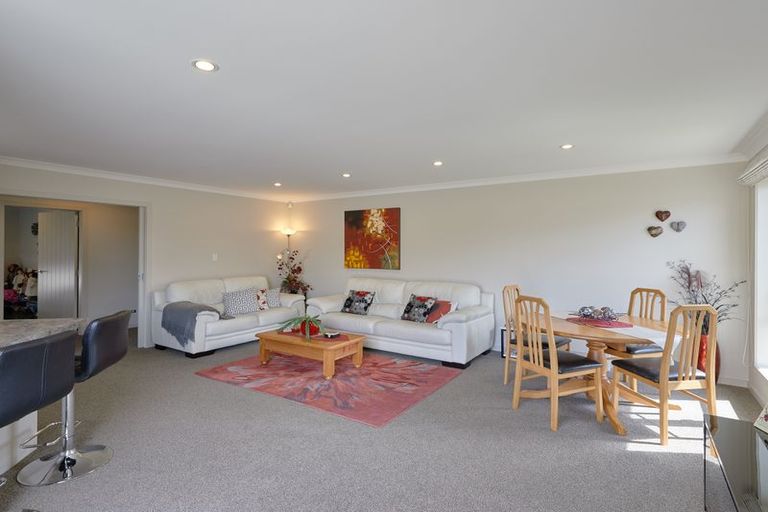Photo of property in 86 Rosalie Terrace, Kelvin Grove, Palmerston North, 4414