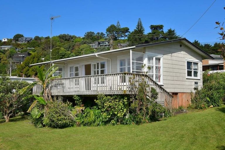 Photo of property in 34 De Luen Avenue, Tindalls Beach, Whangaparaoa, 0930