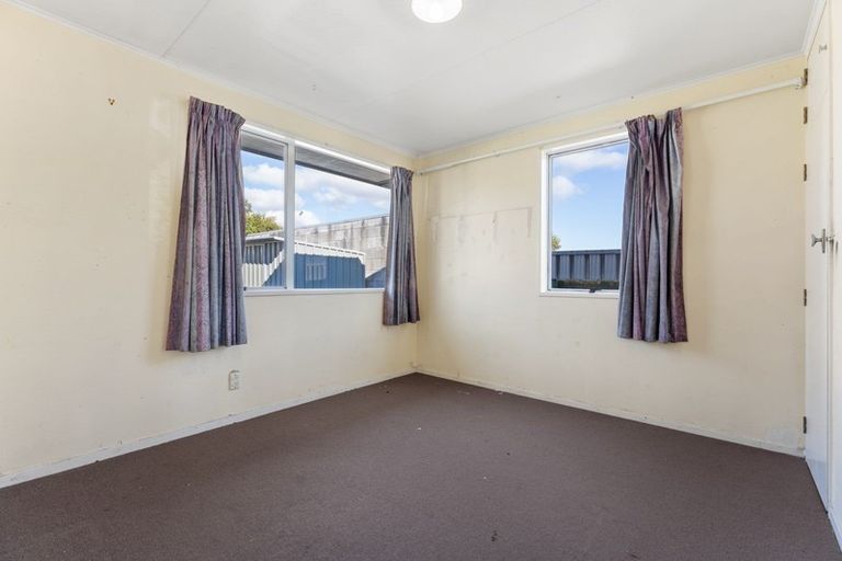Photo of property in 8 Rutland Place, Milson, Palmerston North, 4414