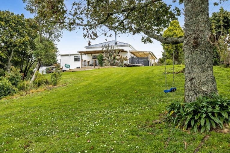 Photo of property in 20 Dudley Road Lower, Inglewood, 4386